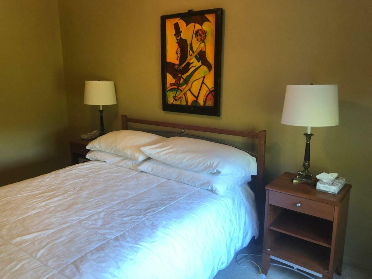 Huron River Guest House Ан Арбър Екстериор снимка